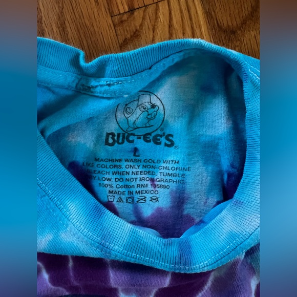 Size large Bucees tie dye shirt.  Turquoise and purple.  Fun-Der-Ful on back - Picture 3 of 3